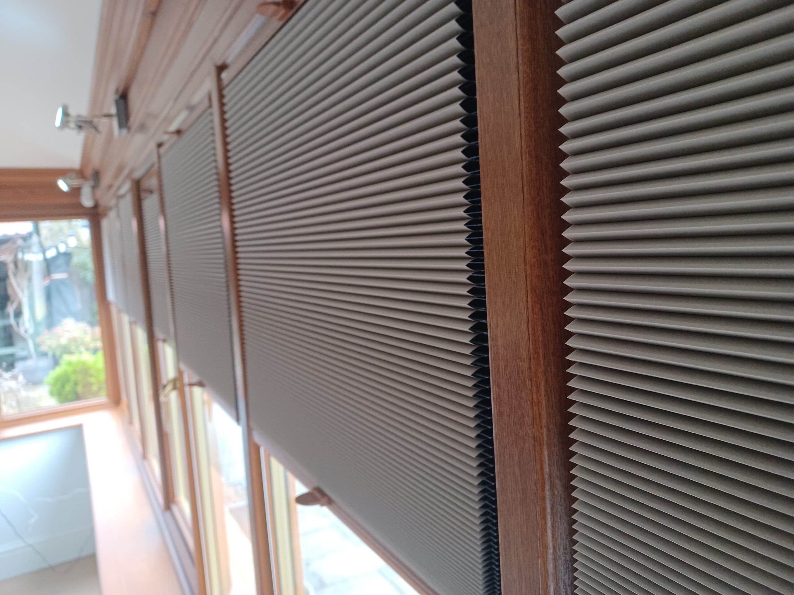 Perfectblindsuk.co.uk - CelluShade™ Frameless (Pleated)